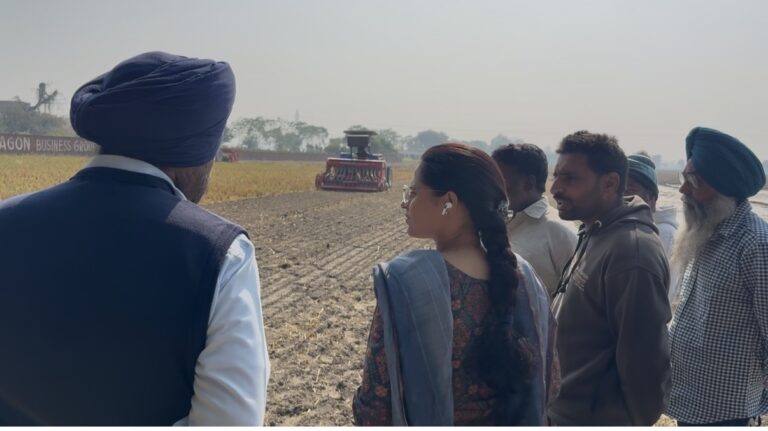 ਦਦਹੇੜਾ ‘ਚ 10 ਸਾਲਾਂ ਤੋਂ ਪਰਾਲੀ ਬਿਨ੍ਹਾਂ ਸਾੜਨ ਵਾਲੇ ਅਗਾਂਹਵਧੂ ਕਿਸਾਨ ਨੇ ਡਿਪਟੀ ਕਮਿਸ਼ਨਰ ਦੀ ਮੌਜੂਦਗੀ ‘ਚ ਸੁਪਰਸੀਡਰ ਨਾਲ ਕੀਤੀ ਕਣਕ ਦੀ ਬਿਜਾਈ